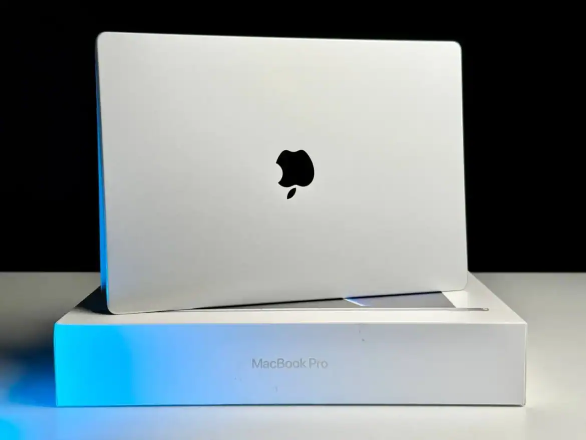 آبل تpatentت لوحة مفاتيح ديناميكية للـ MacBook مع إضاءة LED