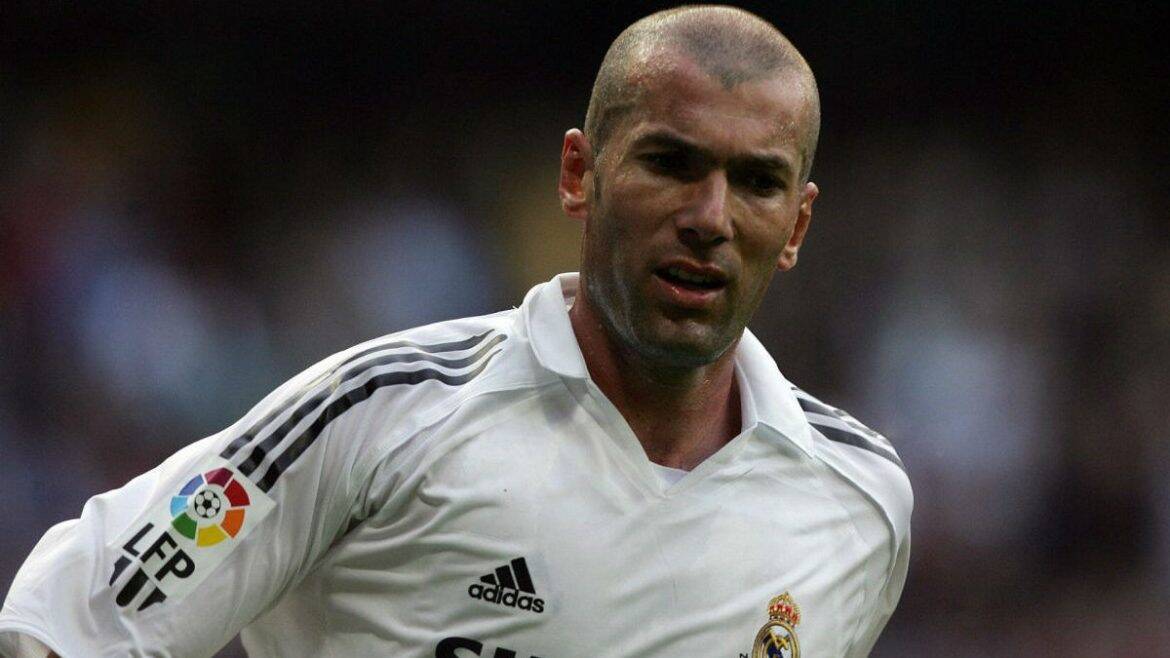 زيدان يرفض 100 مليون يورو من الهلال السعودي وينتظر تدريب فرنسا