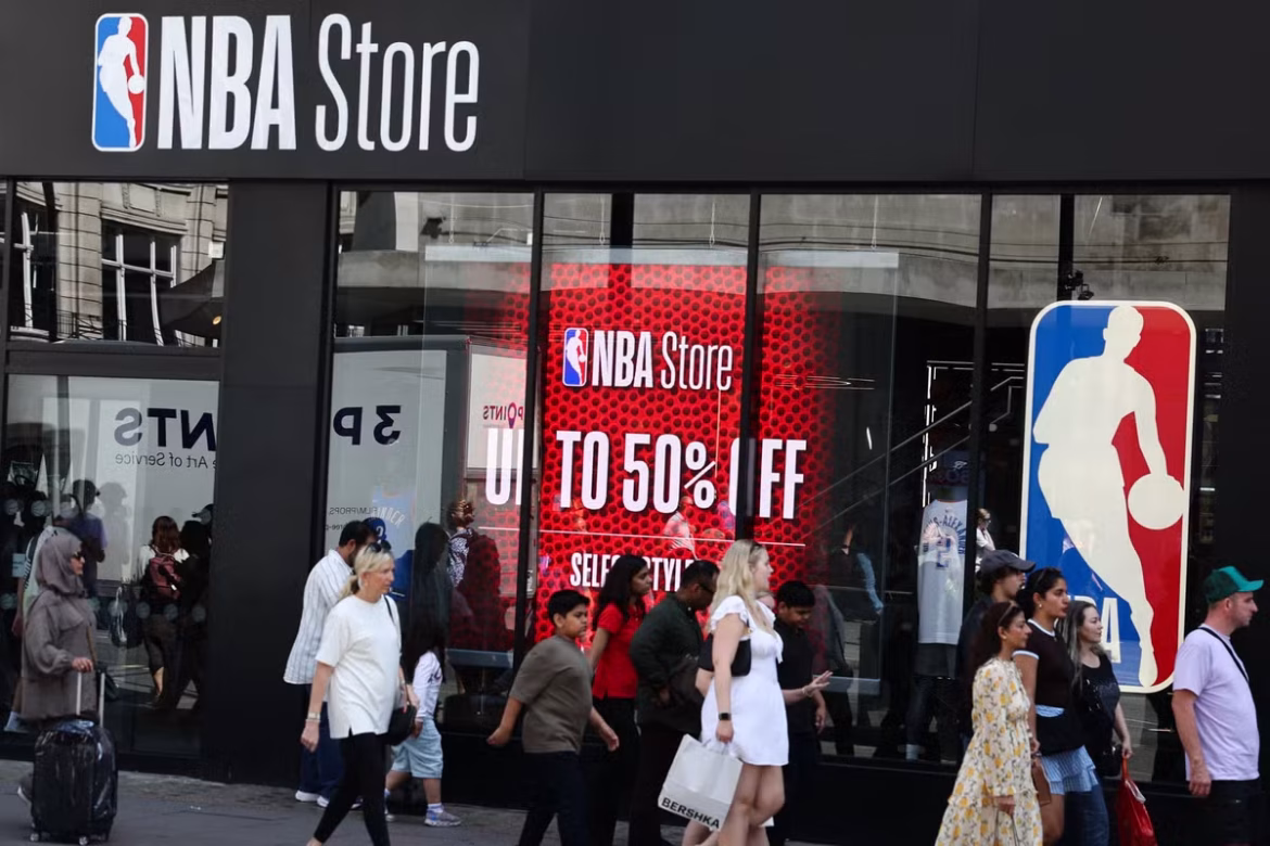 NBA تُقيم مباريات الموسم العادي في لندن وبرلين 2026