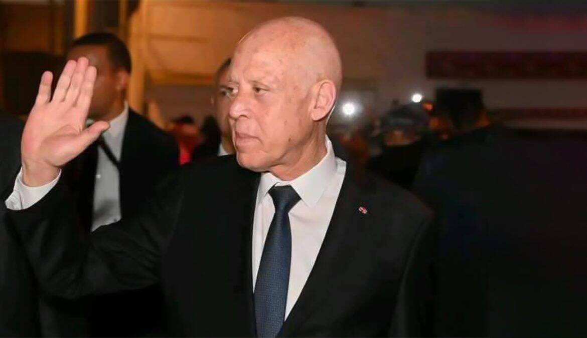 قيس سعيّد يزور سجنان ويحتفل بعيد المرأة الوطني مع الحرفيات