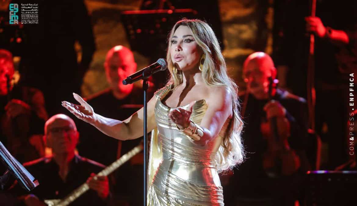 نجوى كرم تتألق في عودة أسطورية إلى مهرجان قرطاج