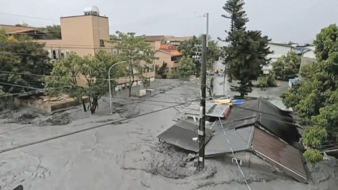 إعصار راغاسا يضرب تايوان: 14 قتيلاً و129 مفقوداً ويتجه نحو الصين