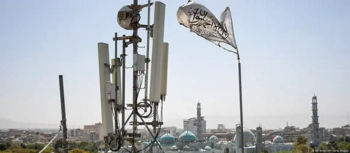 طالبان تقطع الإنترنت والاتصالات وتدخل أفغانستان في عزلة