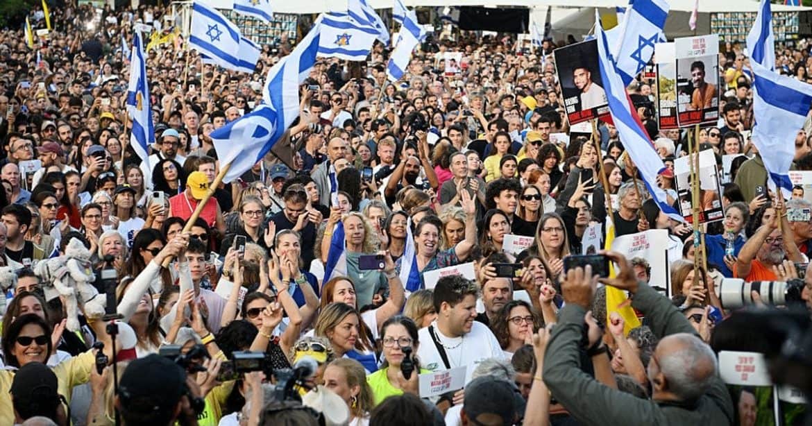 رد فعل الناس أثناء البث المباشر لعملية تحرير الرهائن في تل أبيب