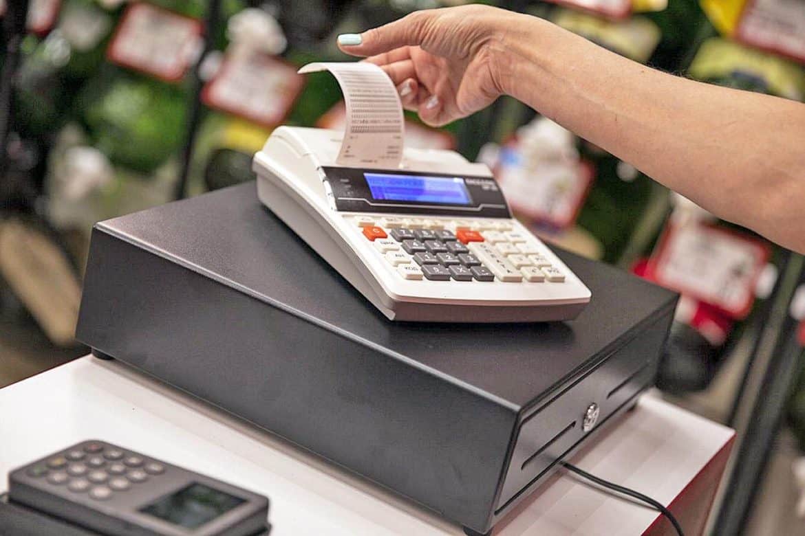 الكاشيرات إلزامية في تونس: من المعني والجدول الزمني؟