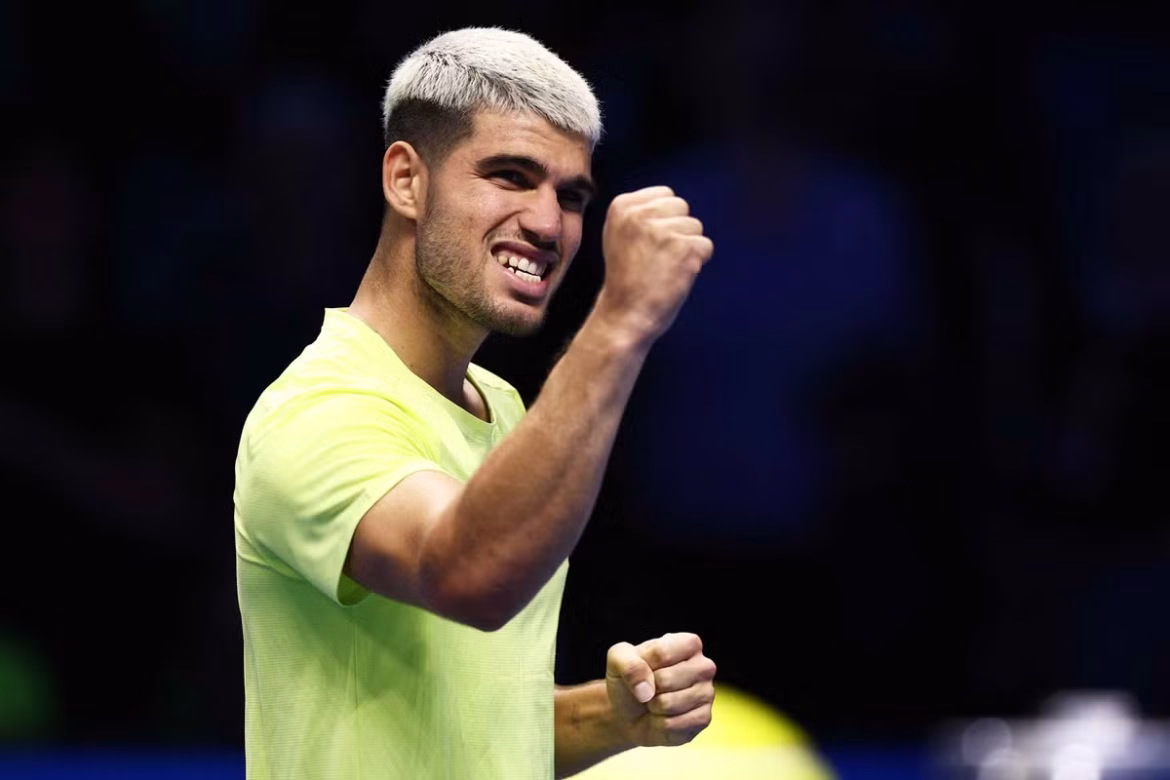 ألكاراس يهزم فريتز 6-7 7-5 6-3: "رقم 1 لم يكن في بالي" – اقتراب من الصدارة!