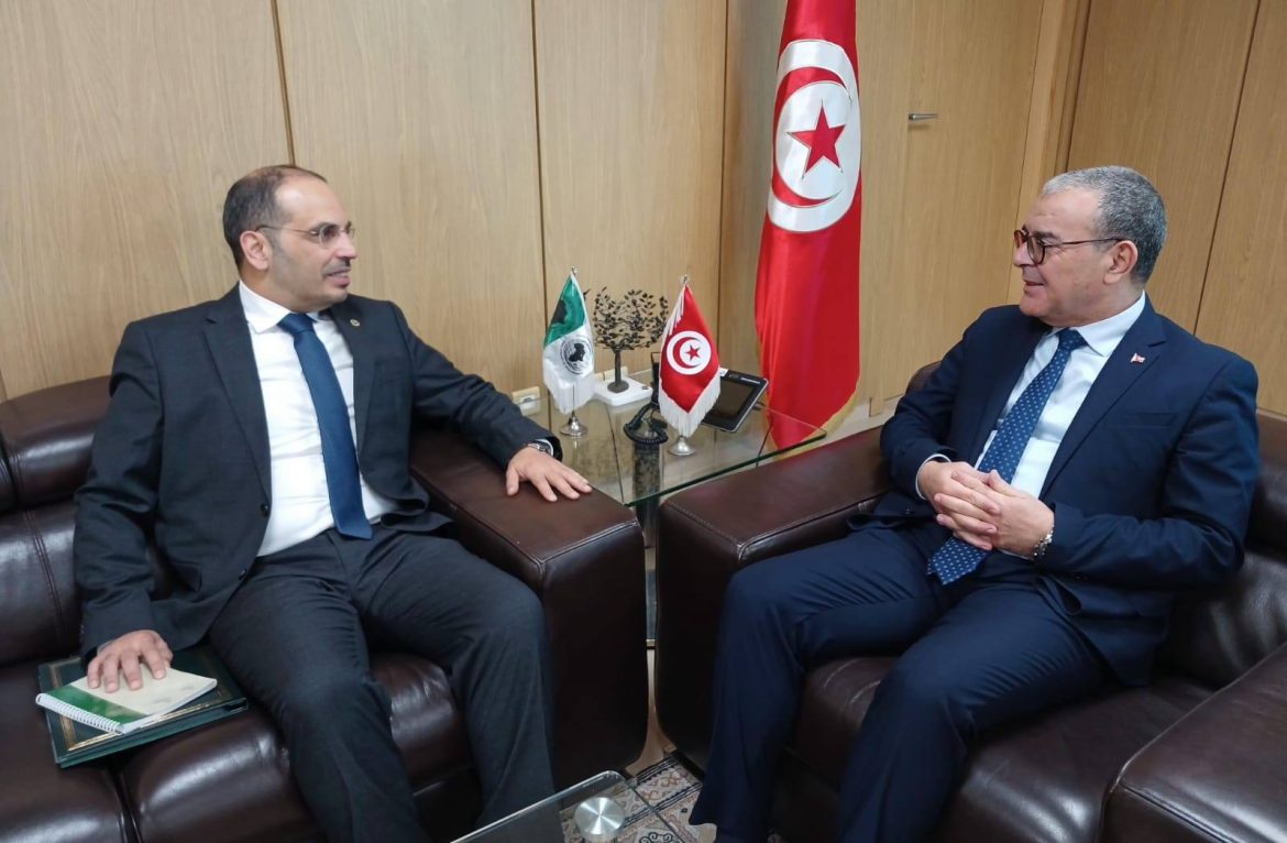 تونس وكندا توقّعان اتفاقية تعاون جامعي