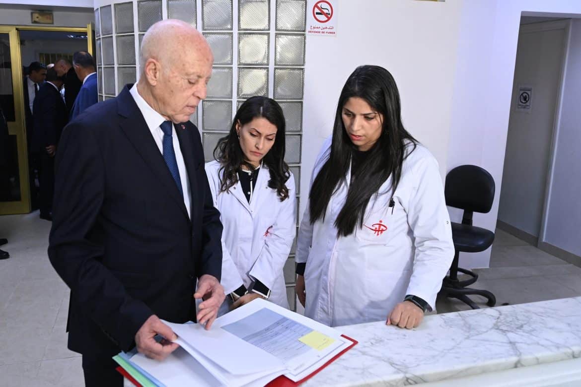 قيس سعيّد: الصحة حق أساسي والتغطية للجميع