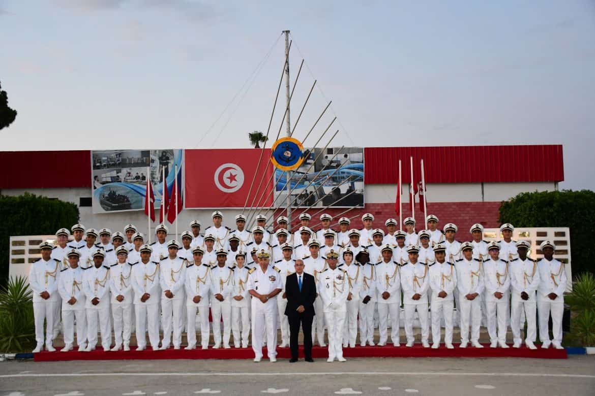 وزير الدفاع يشرف على تخرج دفعة "حمودة باشا" بمدرسة الطيران ببرج العامري