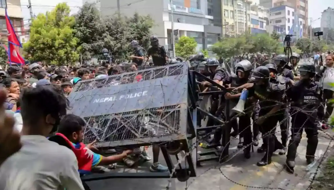 مقتل 11 شخصًا في نيبال خلال احتجاجات ضد حظر شبكات التواصل