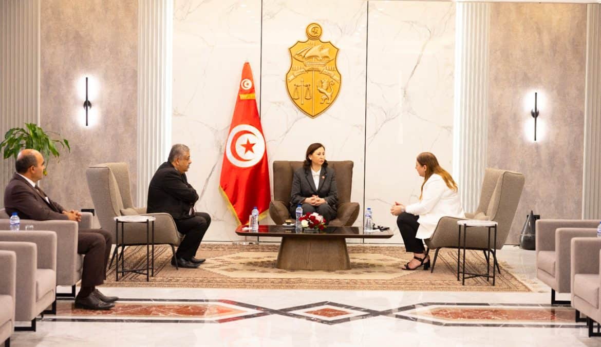 سارة زعفراني زنزري تقود وفداً وزارياً رفيعاً إلى مصر لعقد اللجنة العليا المشتركة