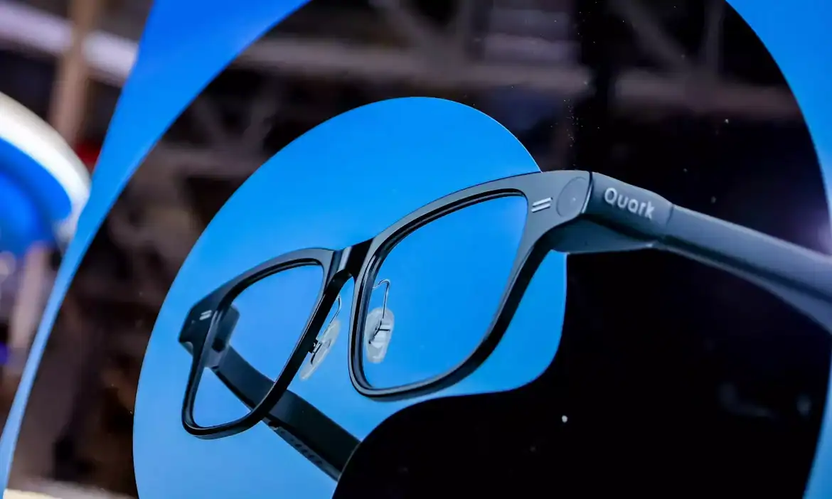 علي بابا تطلق نظارات كوارك الذكية في الصين