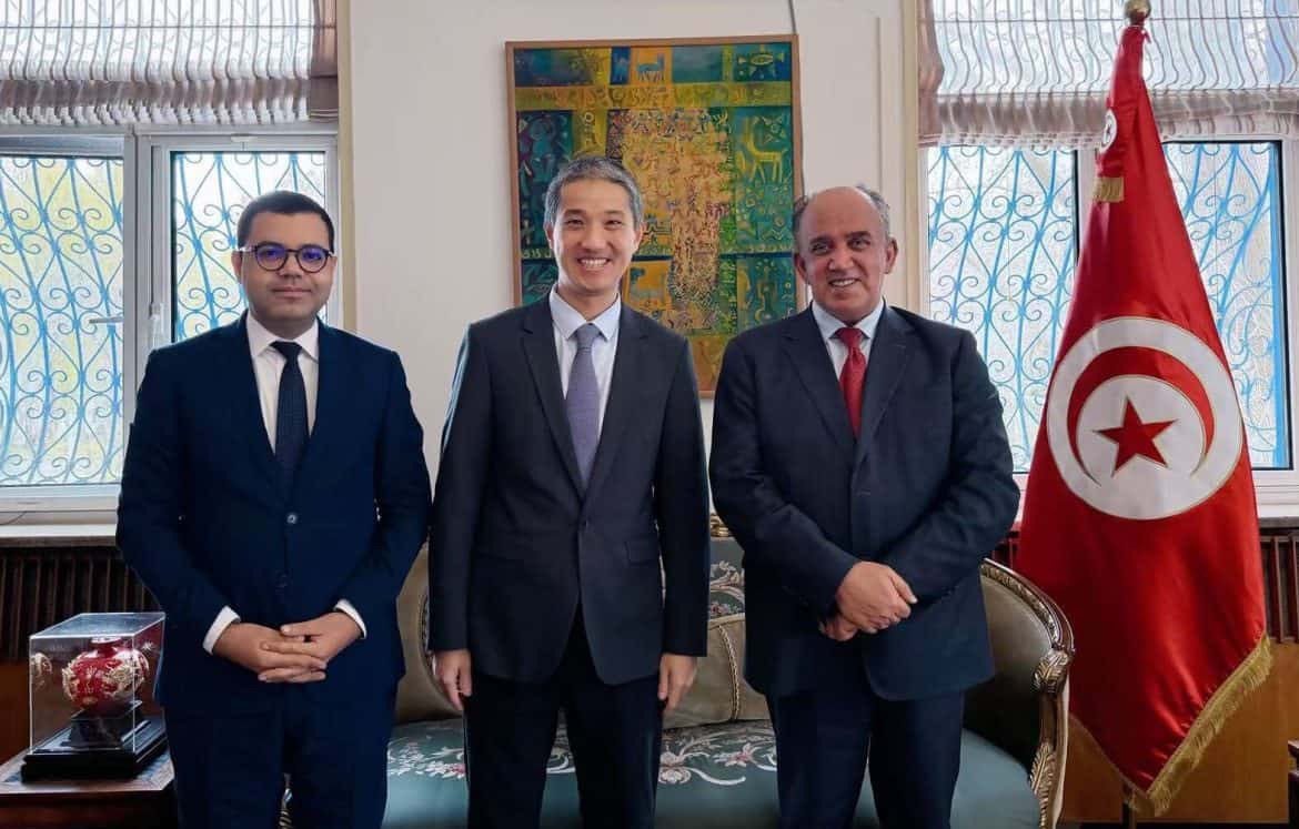 عملاق إدارة الوثائق الصيني "فوكسيت" يعتزم فتح فرع له في تونس