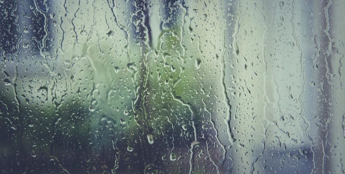 طقس الأربعاء: أمطار رعدية وبرودة في تونس