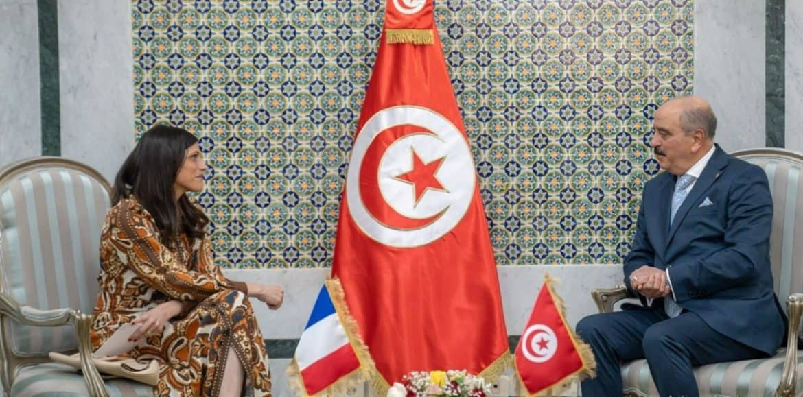 تونس وفرنسا تعززان الشراكة.. الأموال المنهوبة والجالية والاستثمار في صلب اللقاء