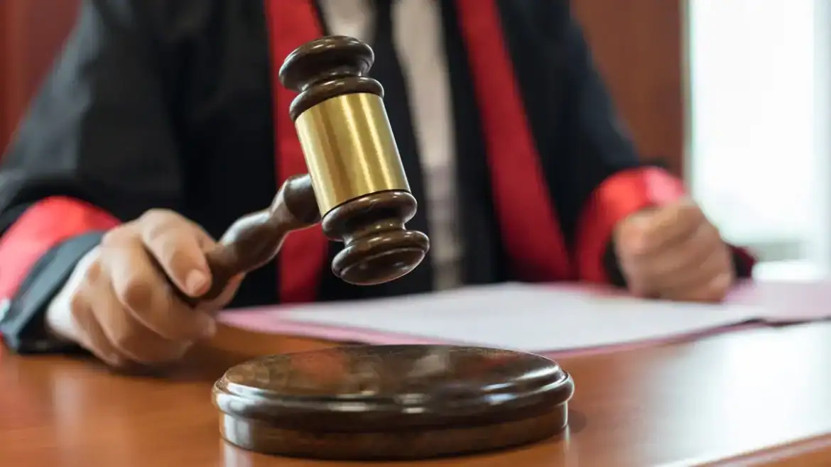 حكم بالإعدام شنقاً لشاب قتل زميله طعناً في تونس