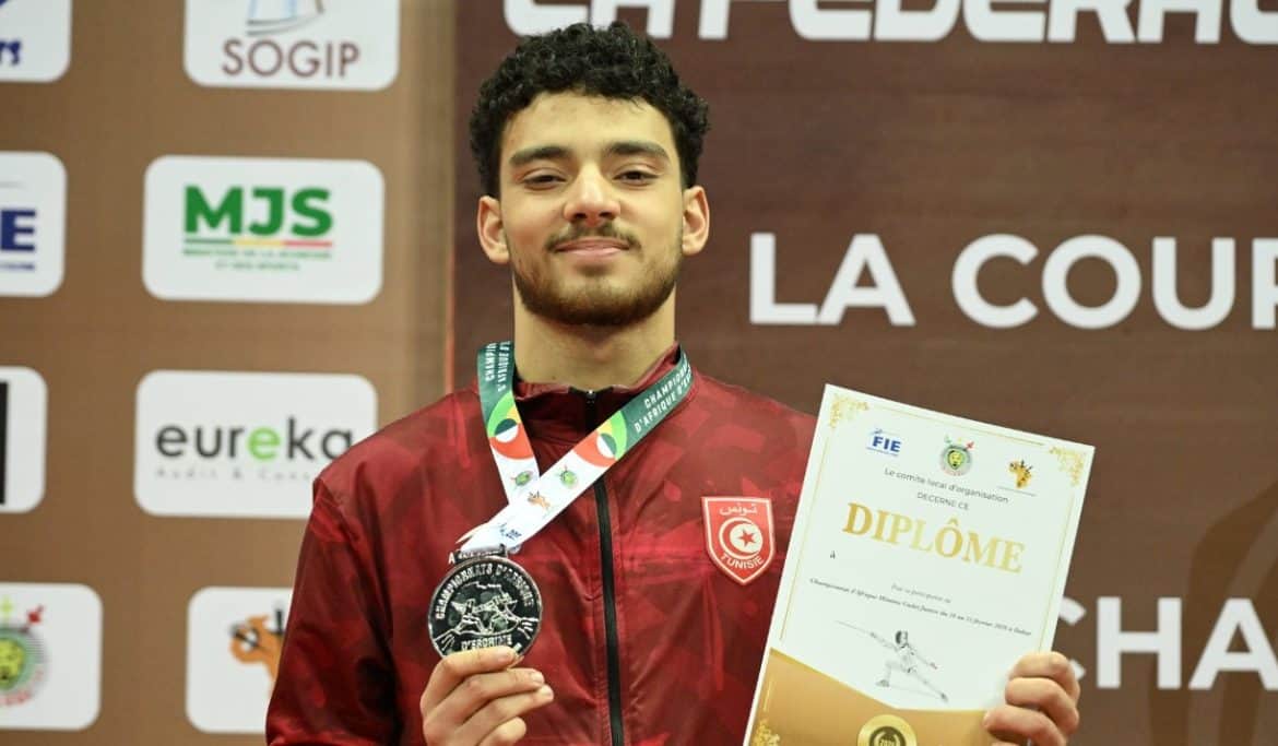 فضية محمد إدريس فينيش في البطولة الإفريقية للمبارزة