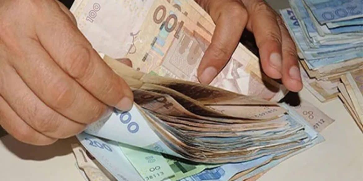 توقعات زيادة الأجور في تونس 2026 بين 3.8% و7.5%